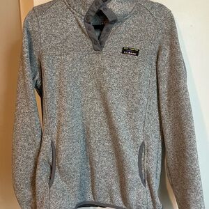 L.L. Bean Men's Heather Gray V-Neck Sweater